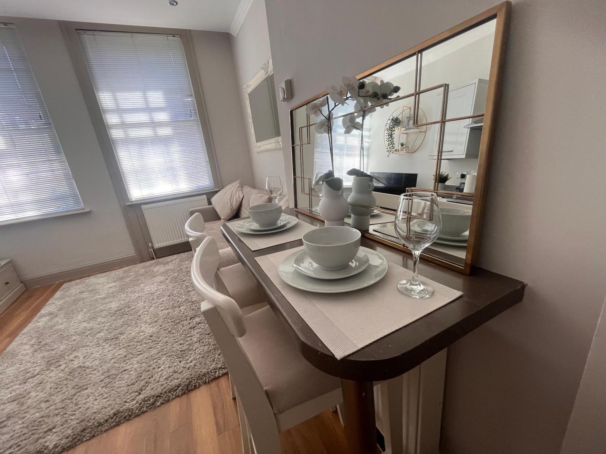 Central Private 1 Bed Flat レディング エクステリア 写真